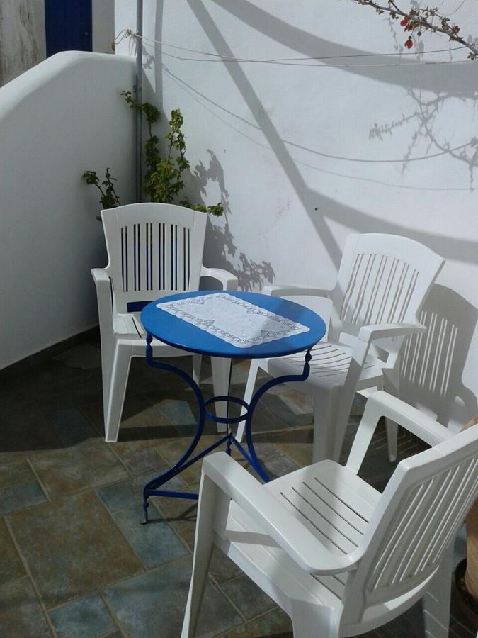 Floras Rooms And Studios Anafi Exterior foto