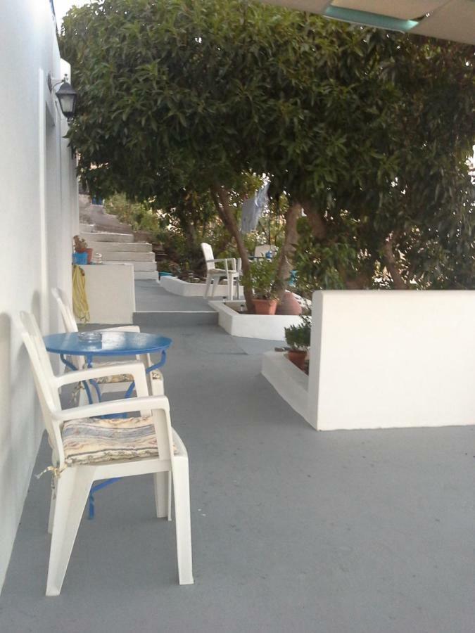 Floras Rooms And Studios Anafi Exterior foto